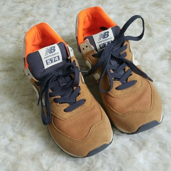 New Balance Other - Sz 8.5 Sneakers New Balance 574 Suede Tan Navy